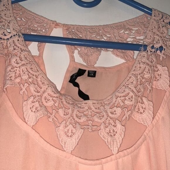 Pink Lace Accent Blouse With Keyhole Back & 3/4 Sleeves 1X Bellatrix - Picture 2 of 11